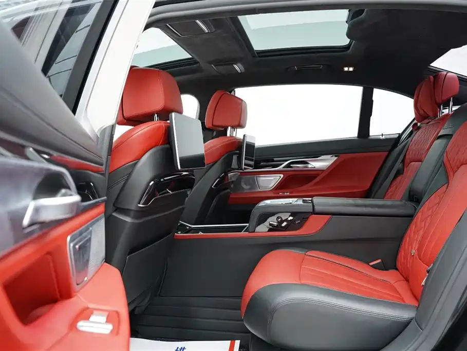 BMW 7 Series 2019 — фото 11