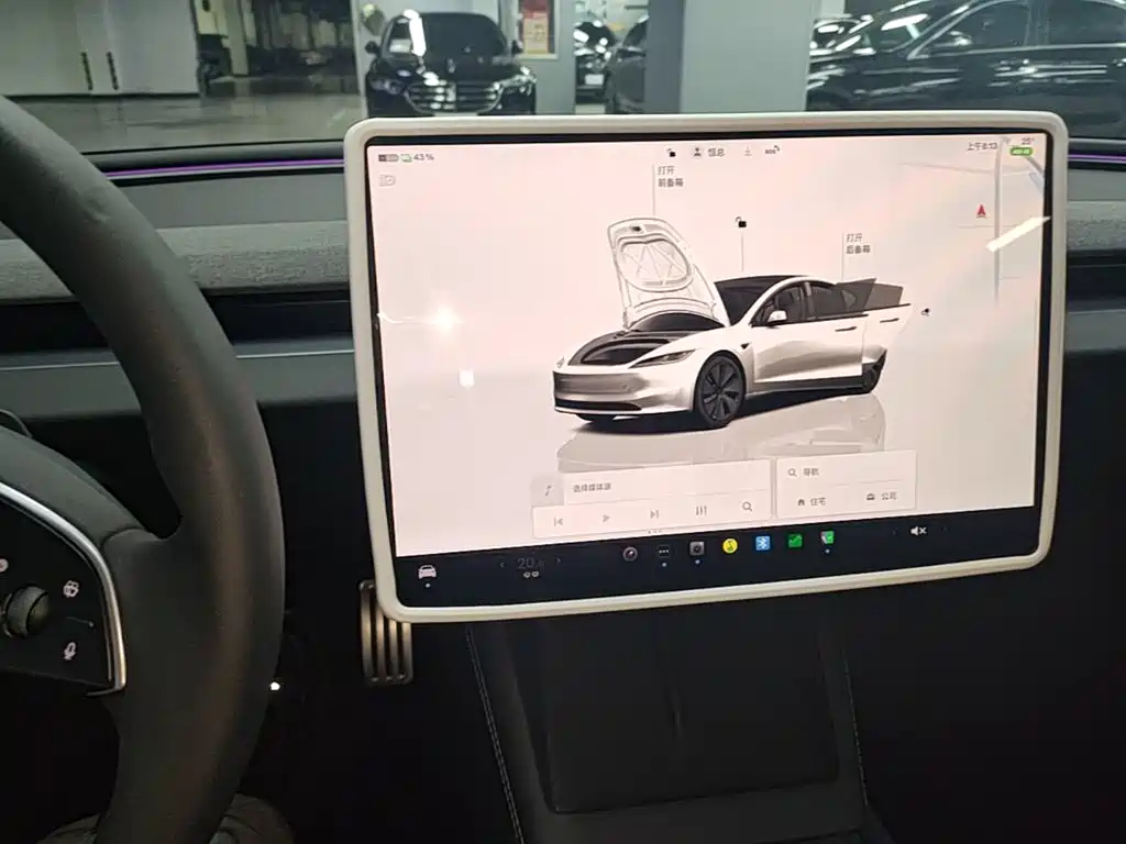 Tesla Model 3 2025 — фото 13