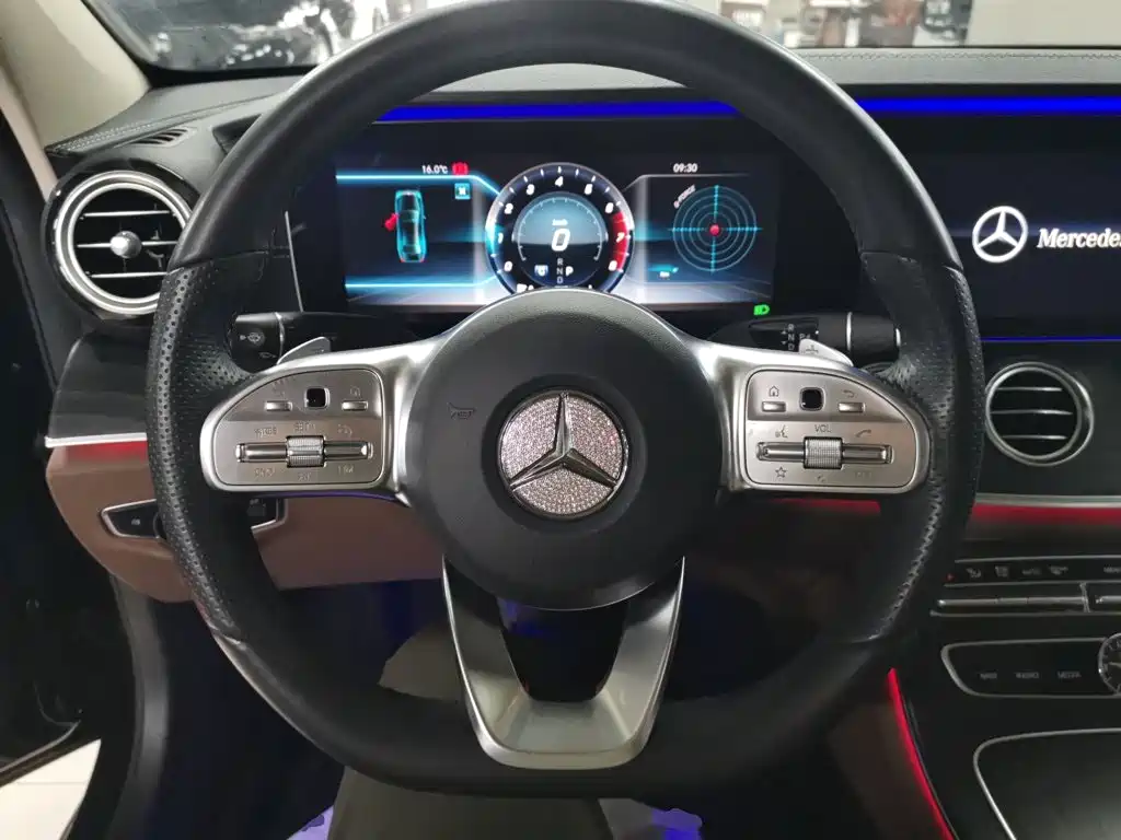Mercedes-Benz E-Class 2020 — фото 11
