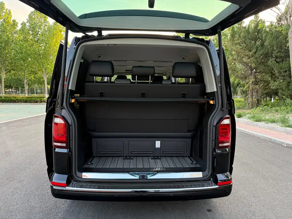 Volkswagen Multivan 2019 — фото 22