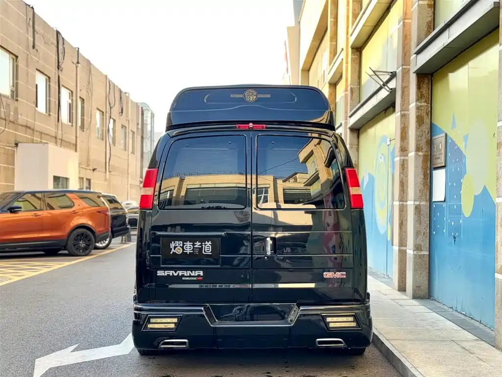 GMC Savana 2018 — фото 4