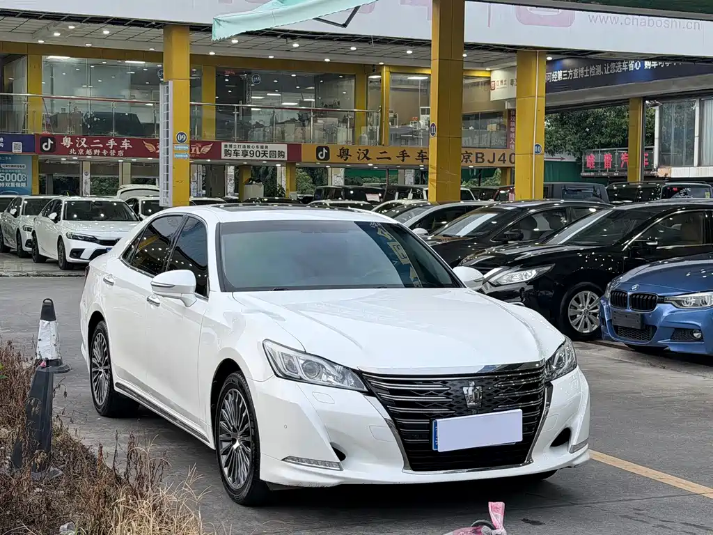 Toyota Crown 2019 — фото 3
