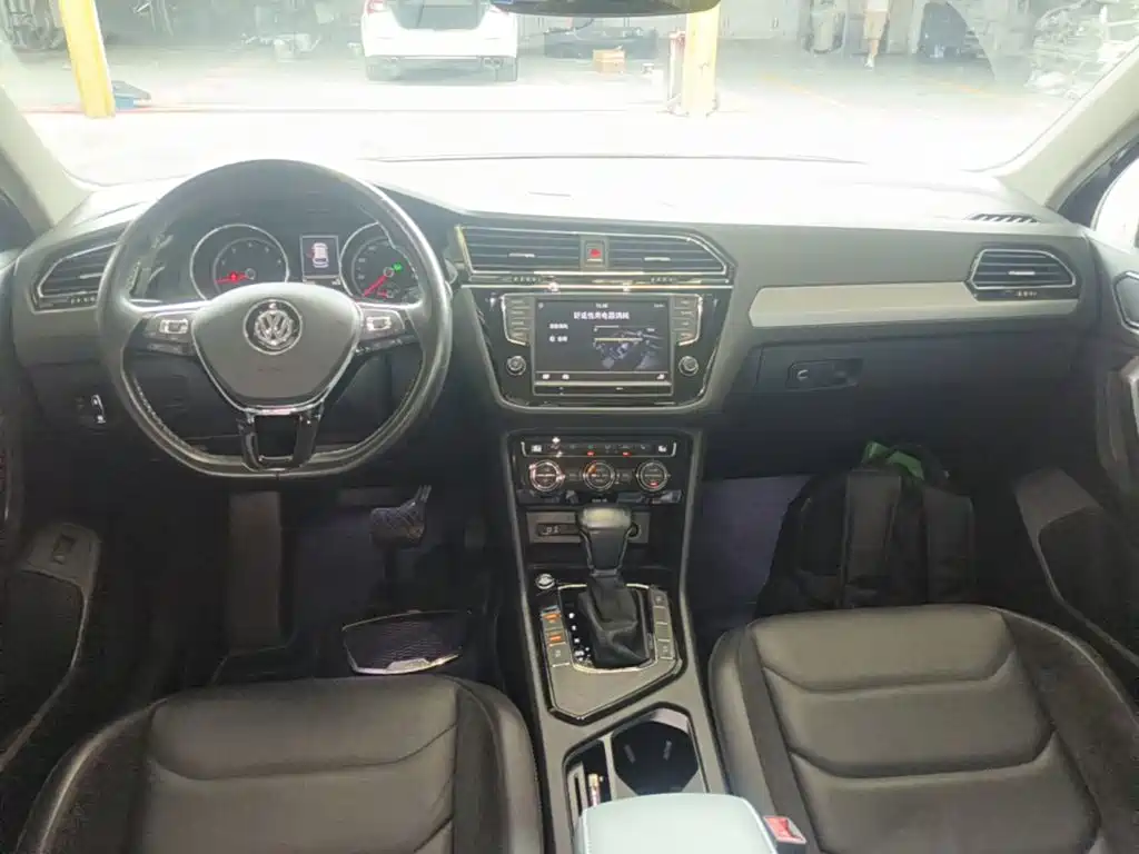 Volkswagen Tiguan L 2017 — фото 10