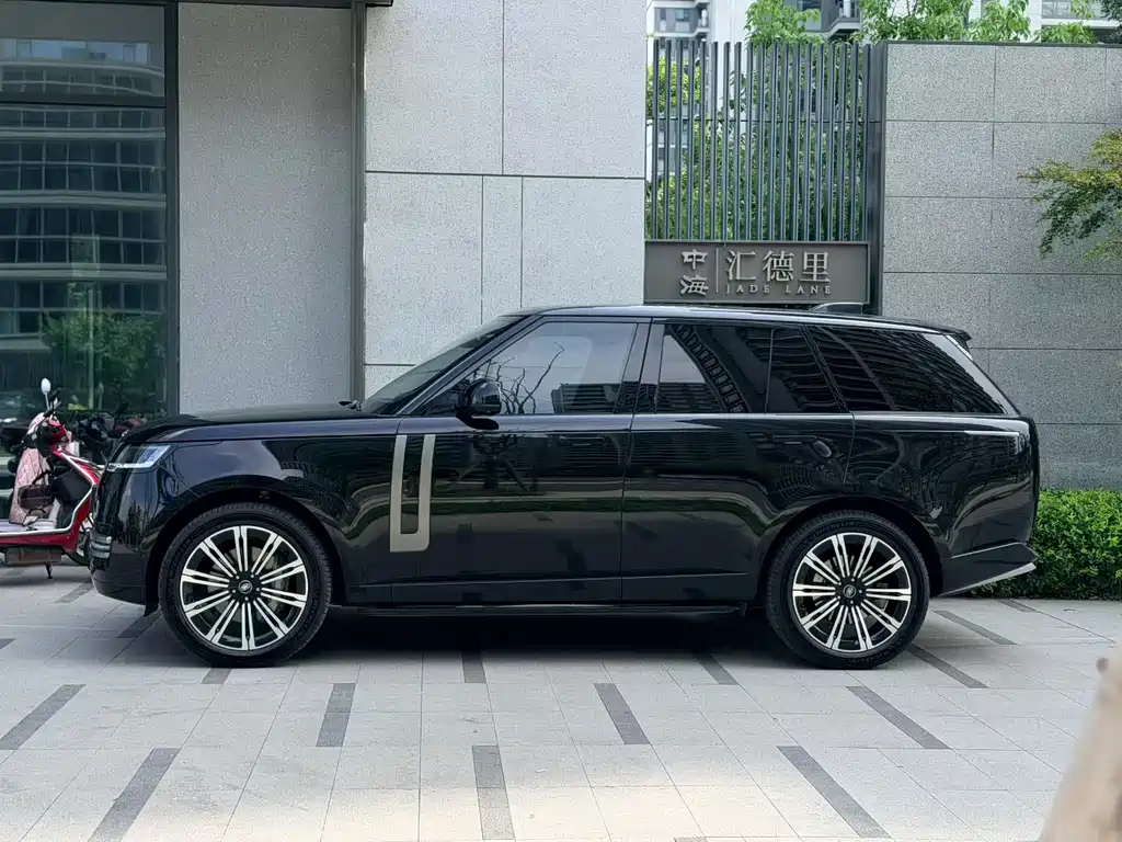 Land Rover Range Rover 2023 — фото 11