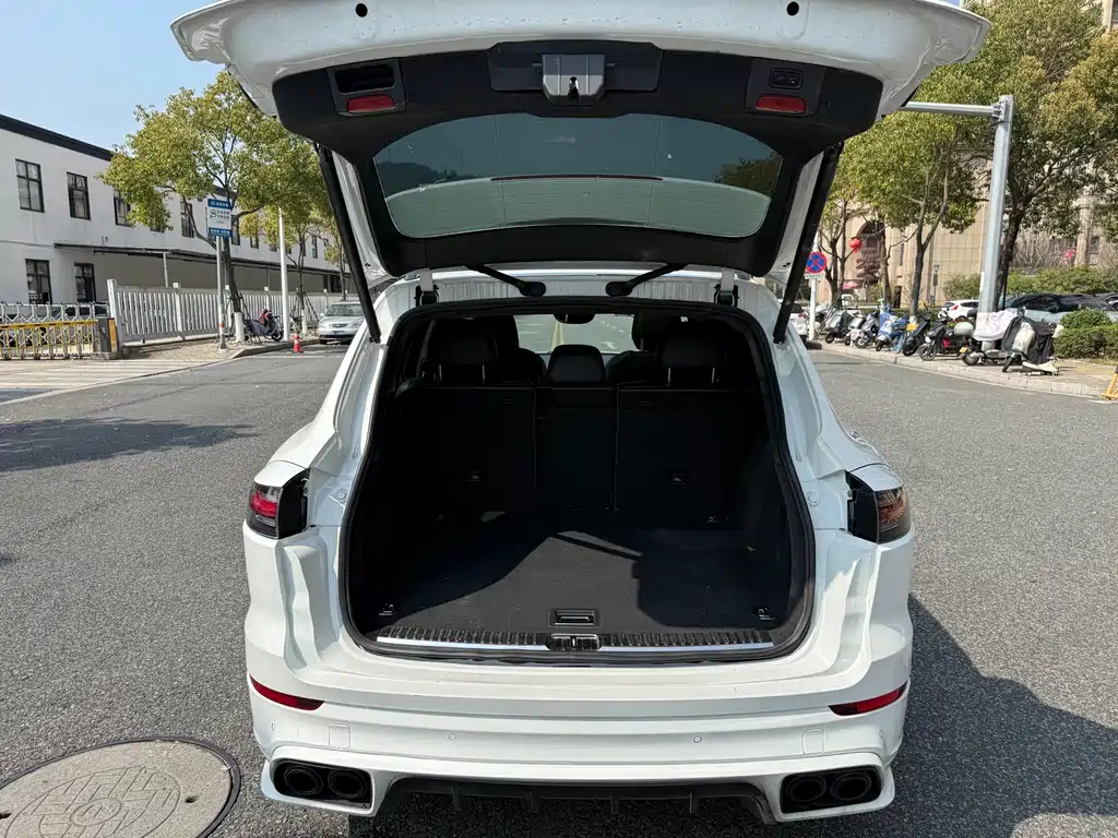 Porsche Cayenne 2016 — фото 17