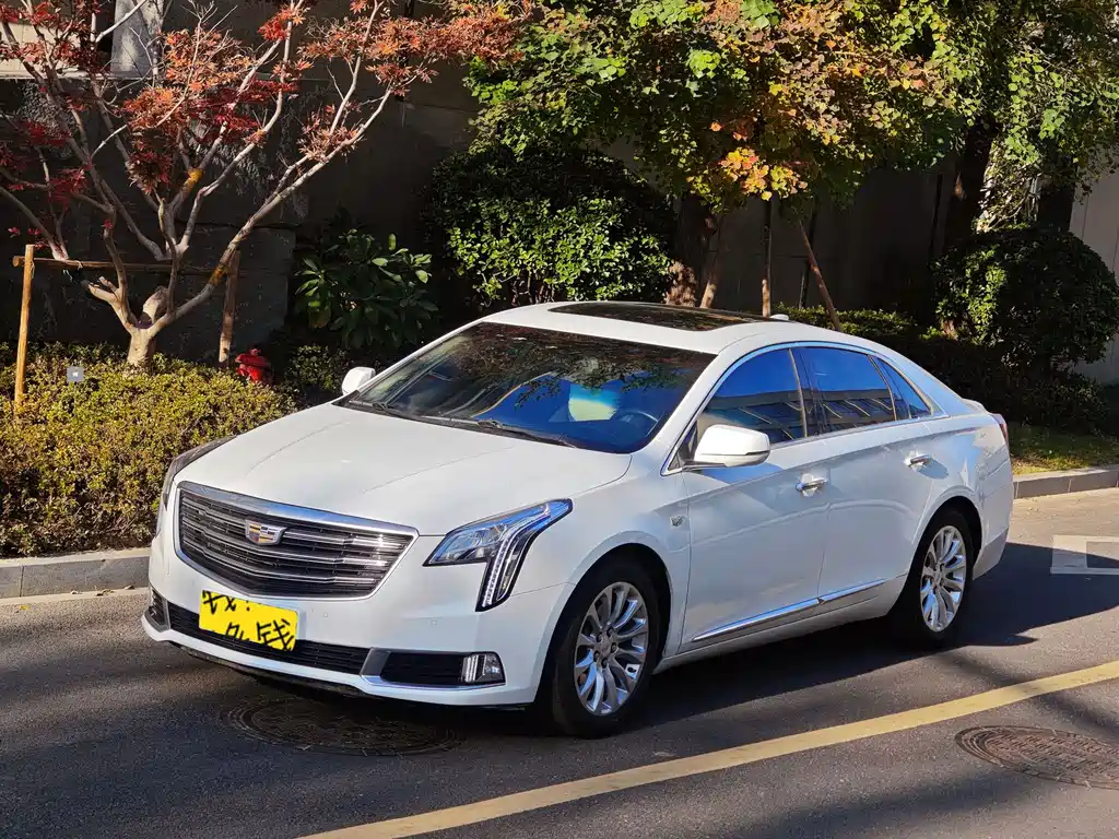 Cadillac XTS 2018 — фото 1