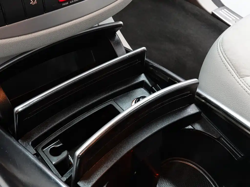 Mercedes-Benz R-Class 2015 — фото 21