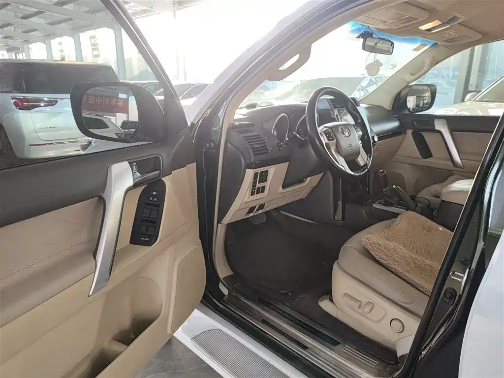 Toyota Prado 2015 — фото 16