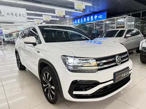 Volkswagen Tharu 2020