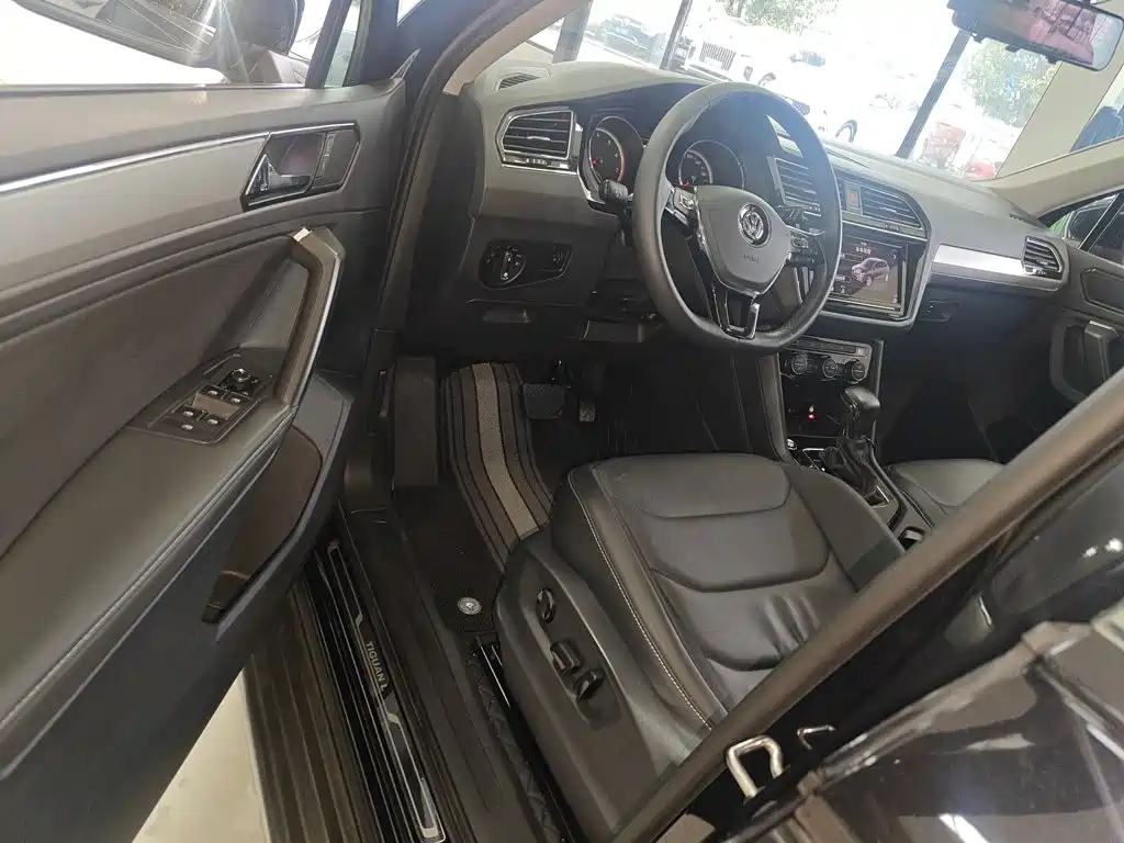 Volkswagen Tiguan L 2019 — фото 12