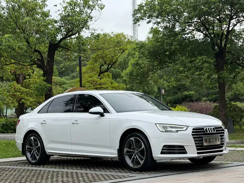 Audi A4L 2018