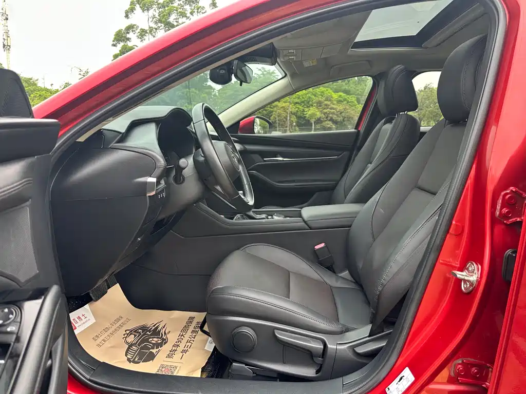 Mazda 3 Axela 2019 — фото 17