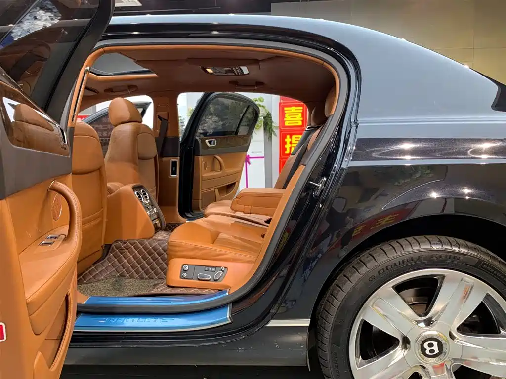 Bentley Flying Spur 2012 — фото 11
