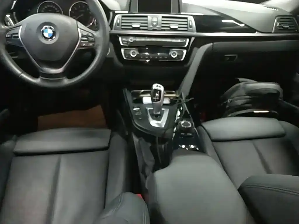BMW 3 Series GT 2017 — фото 14
