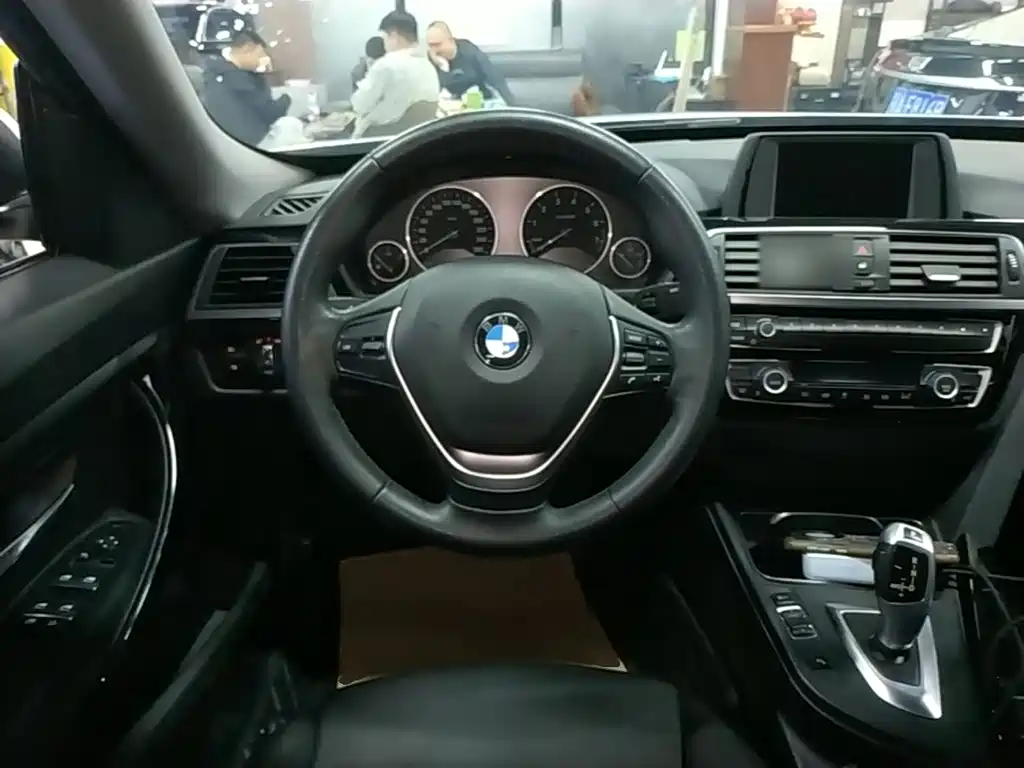 BMW 3 Series GT 2017 — фото 11