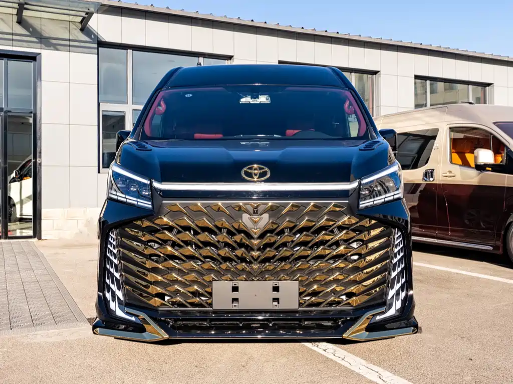 Toyota Hiace — фото 2