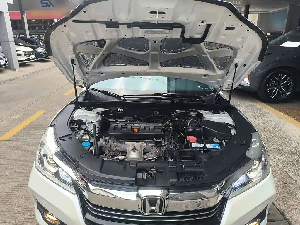 Honda Accord 2016 — фото 20