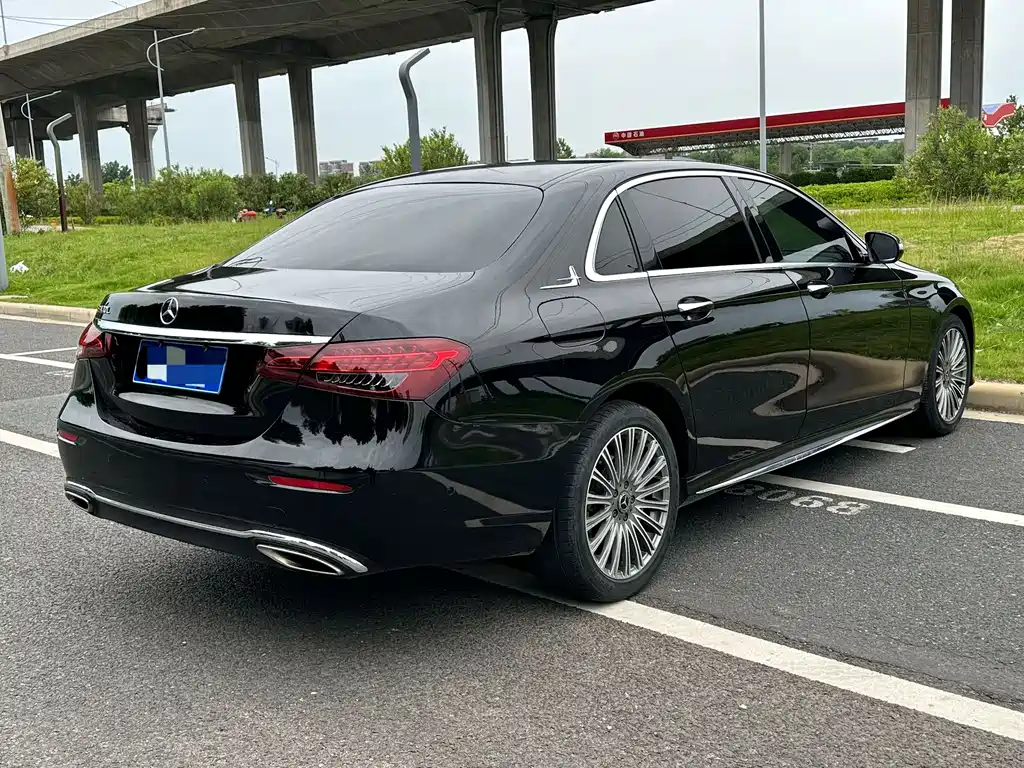 Mercedes-Benz E-Class 2017 — фото 3