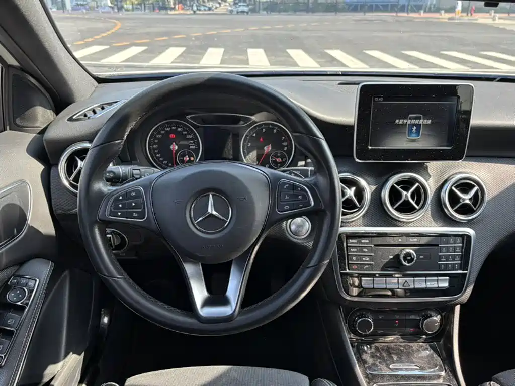 Mercedes-Benz A-Class 2017 — фото 14