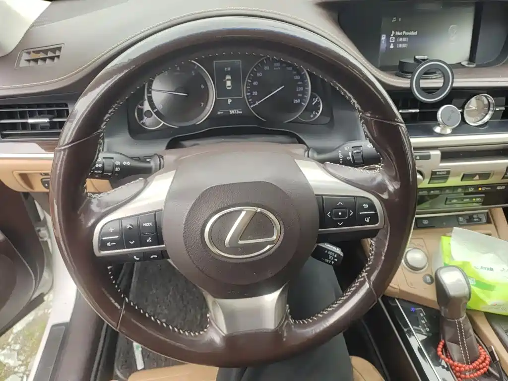 Lexus ES 2017