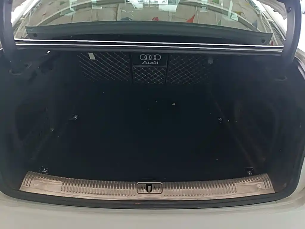 Audi A4L 2018 — фото 19