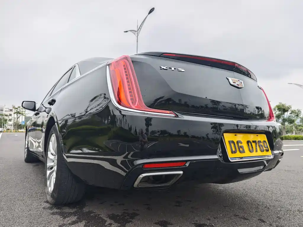 Cadillac XTS 2018 — фото 20