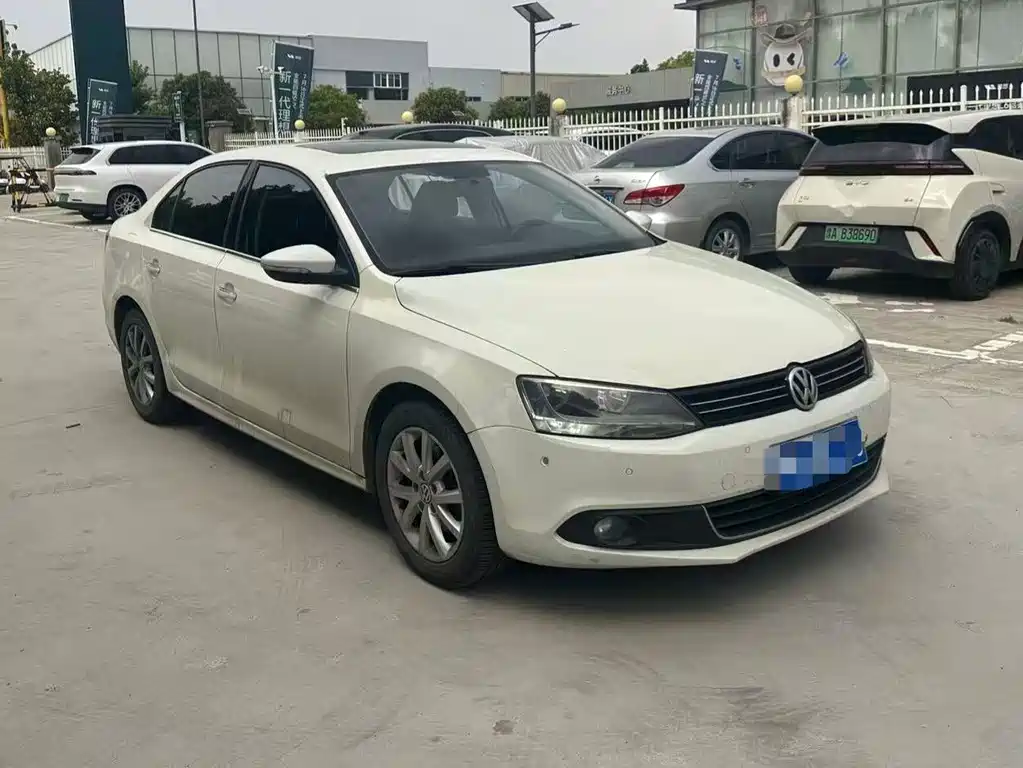 Volkswagen Sagitar 2013