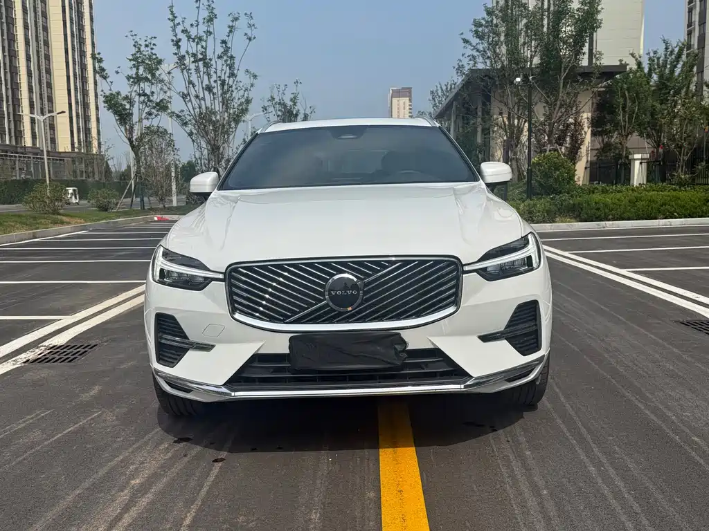 Volvo XC60 2025 — фото 2