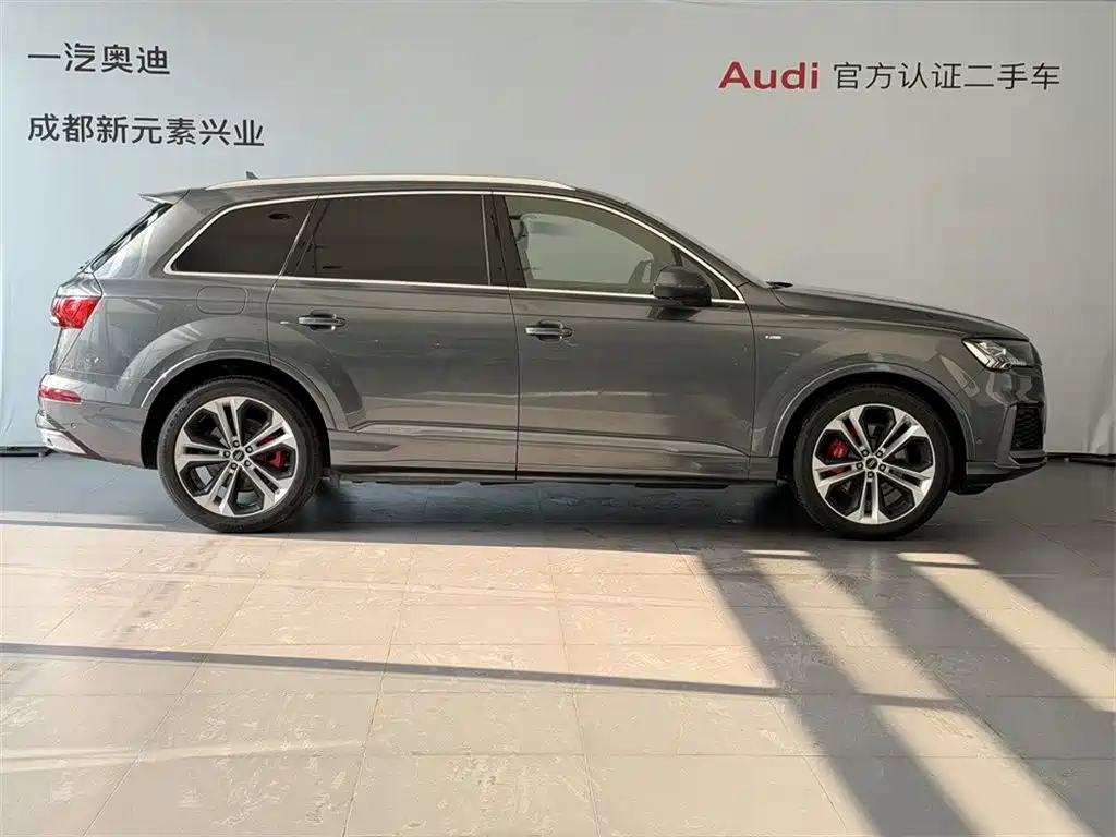 Audi Q7 2023 — фото 3