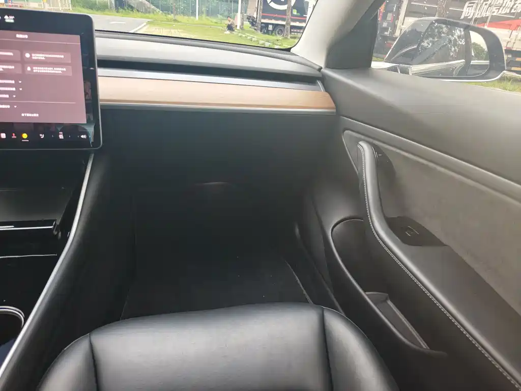Tesla Model 3 2019 — фото 16