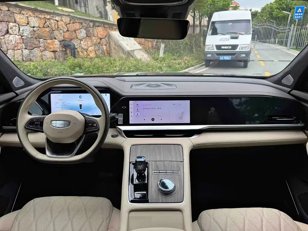 Geely Xingyue L 2024