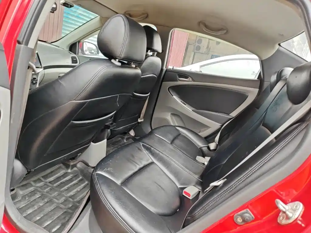 Hyundai Verna 2015 — фото 17