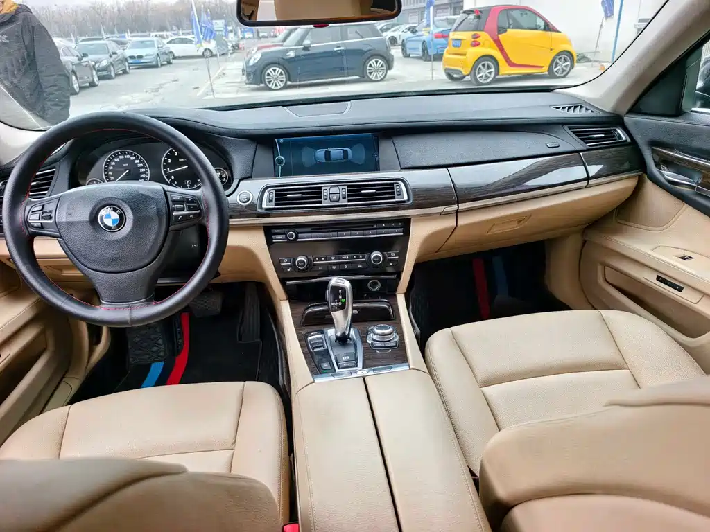 BMW 7 Series 2009 — фото 6
