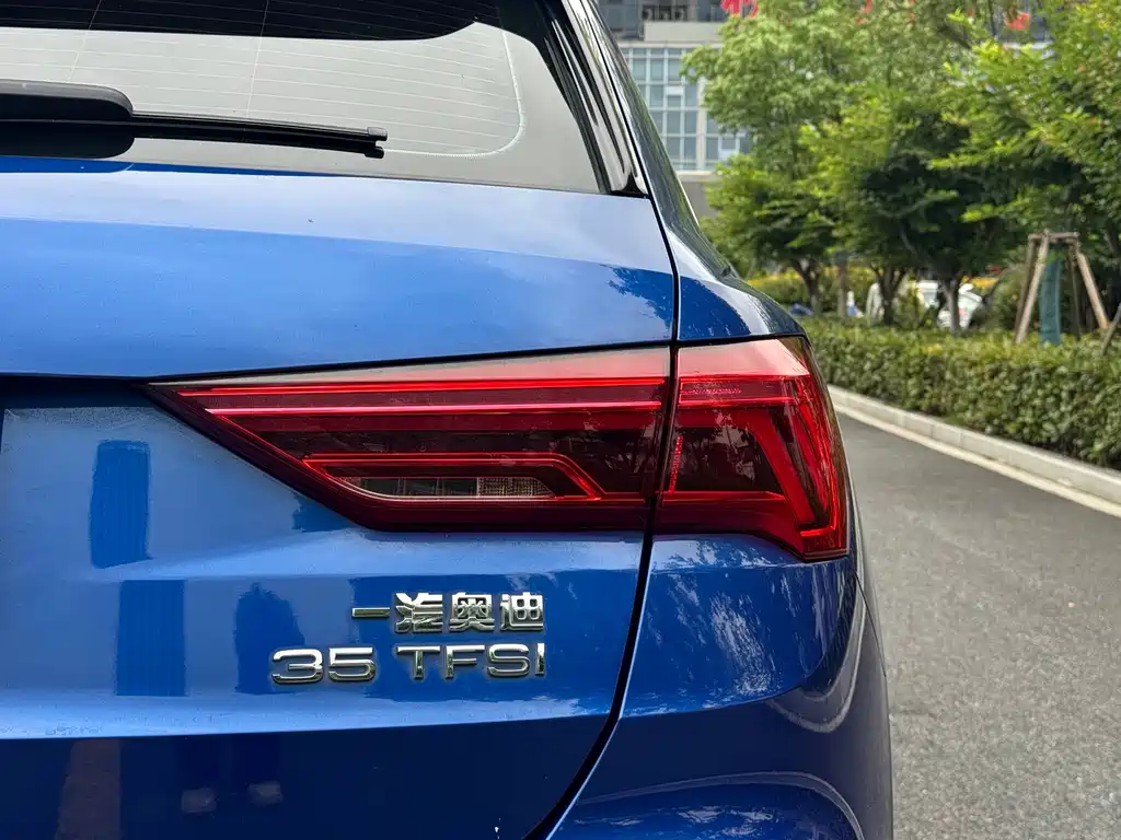 Audi Q3 2021 — фото 21