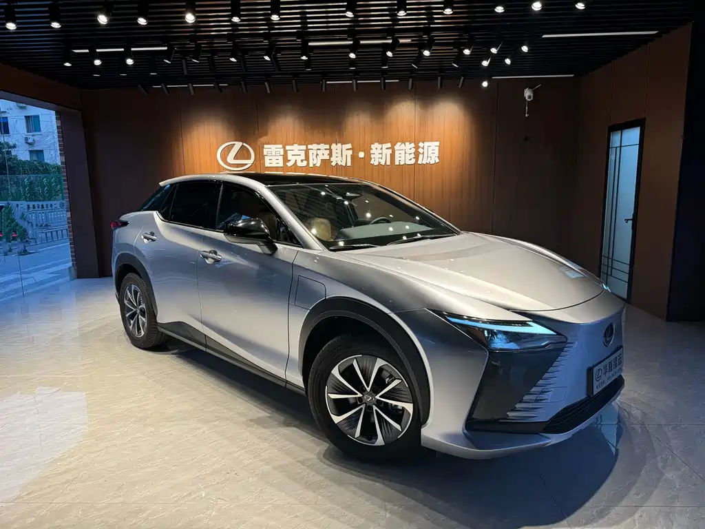Lexus RZ 2023