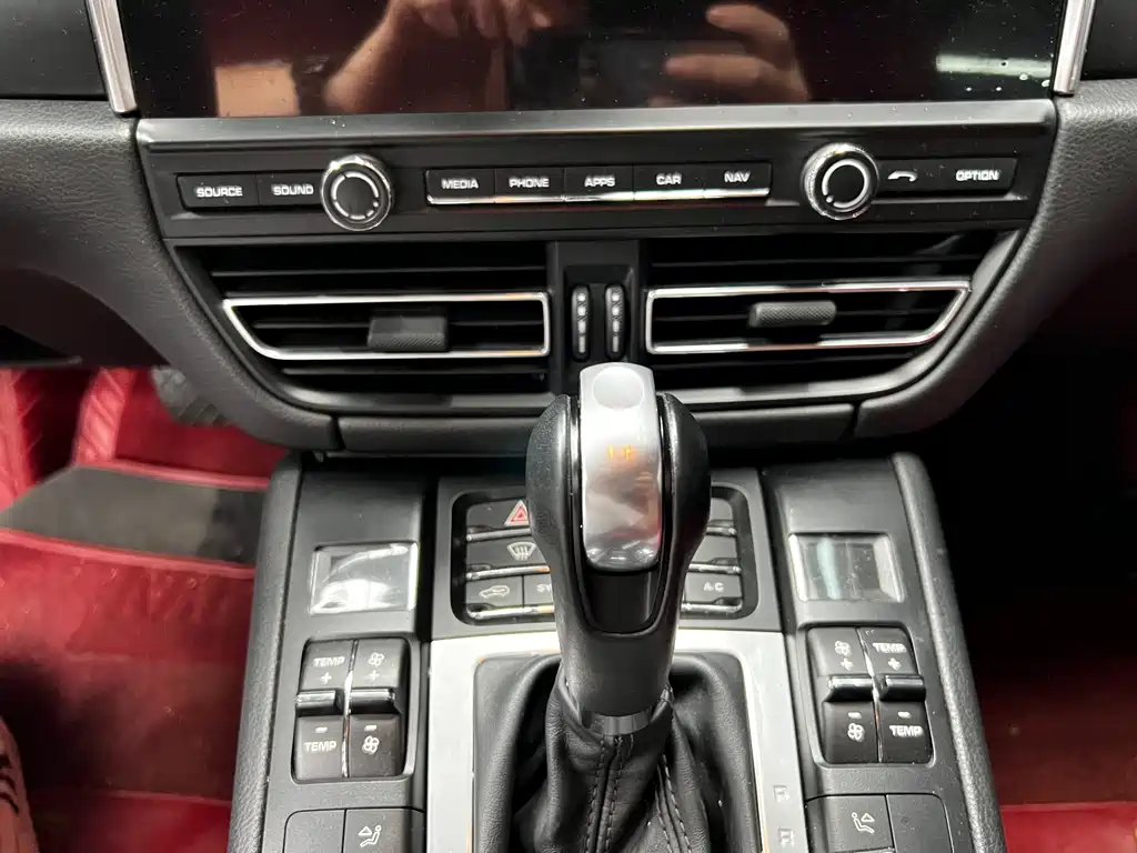 Porsche Macan 2021 — фото 12
