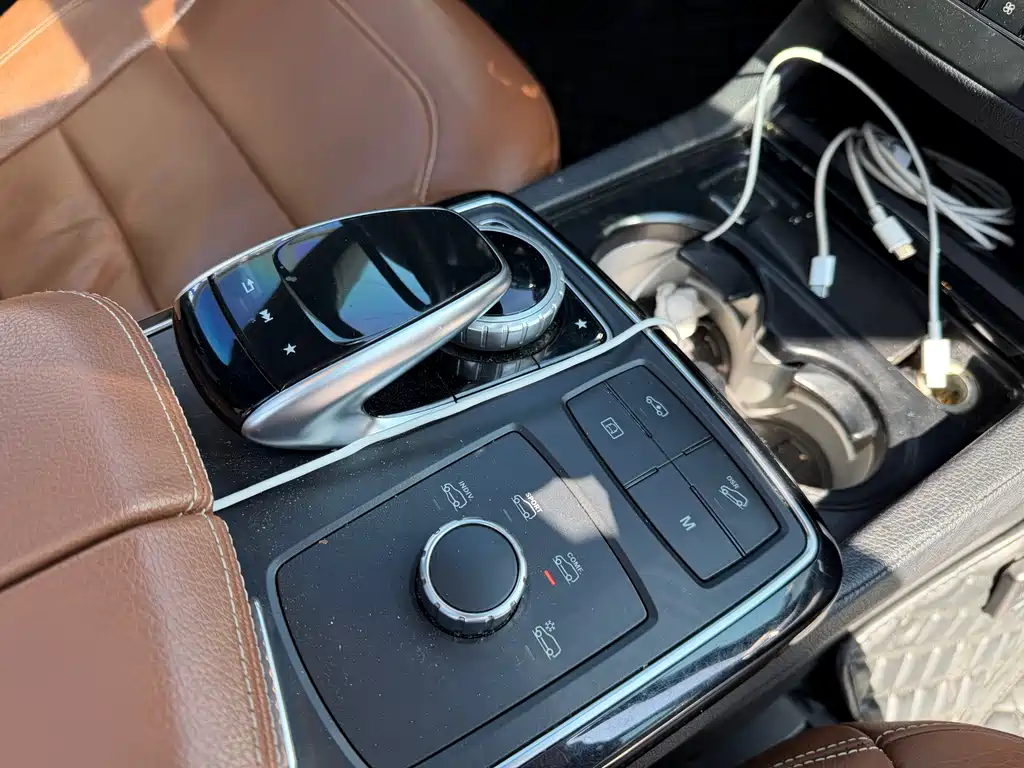 Mercedes-Benz GLE New Energy 2018 — фото 11