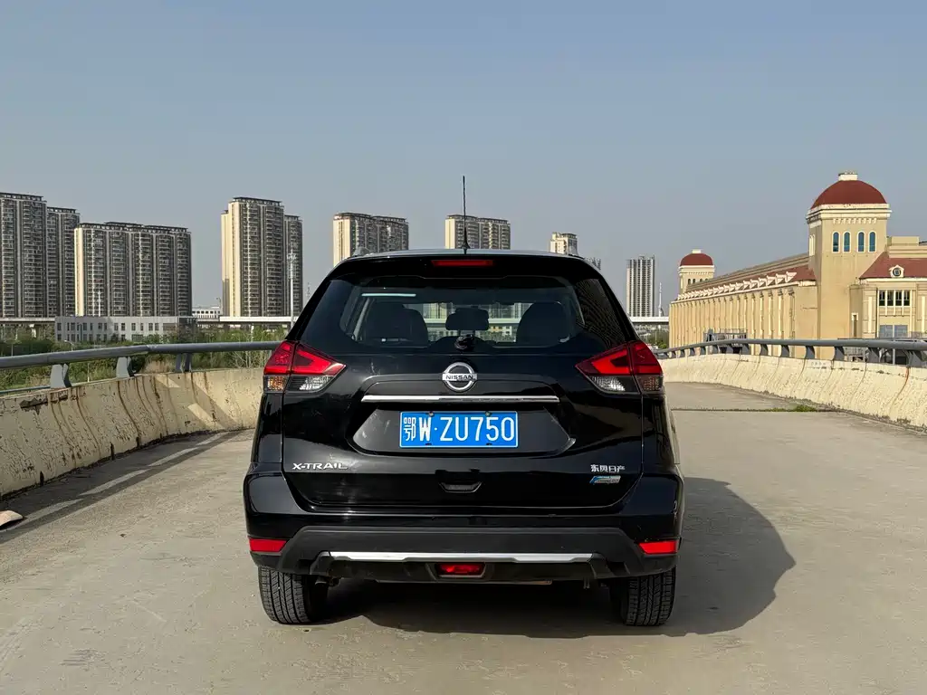 Nissan X-Trail 2017 — фото 11
