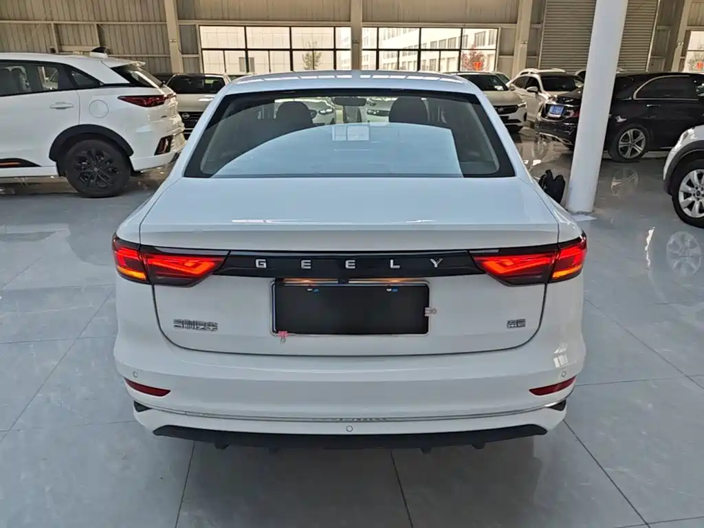 Geely Emgrand 2024
