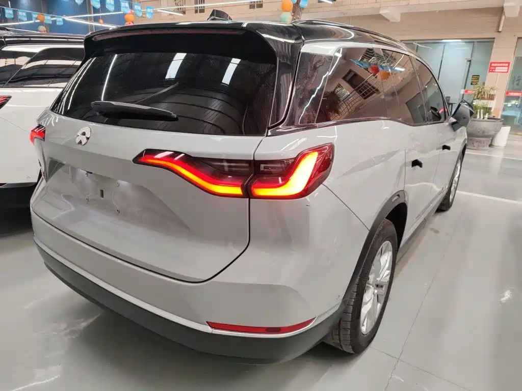 NIO ES8 2022
