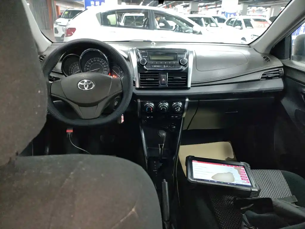 Toyota Vios 2014 — фото 10