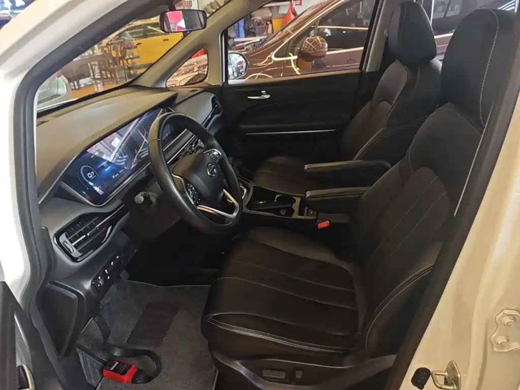 GAC Trumpchi M6 2020 — фото 11