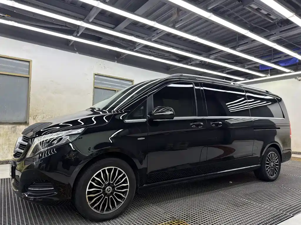 Mercedes-Benz V-Class 2019 — фото 11