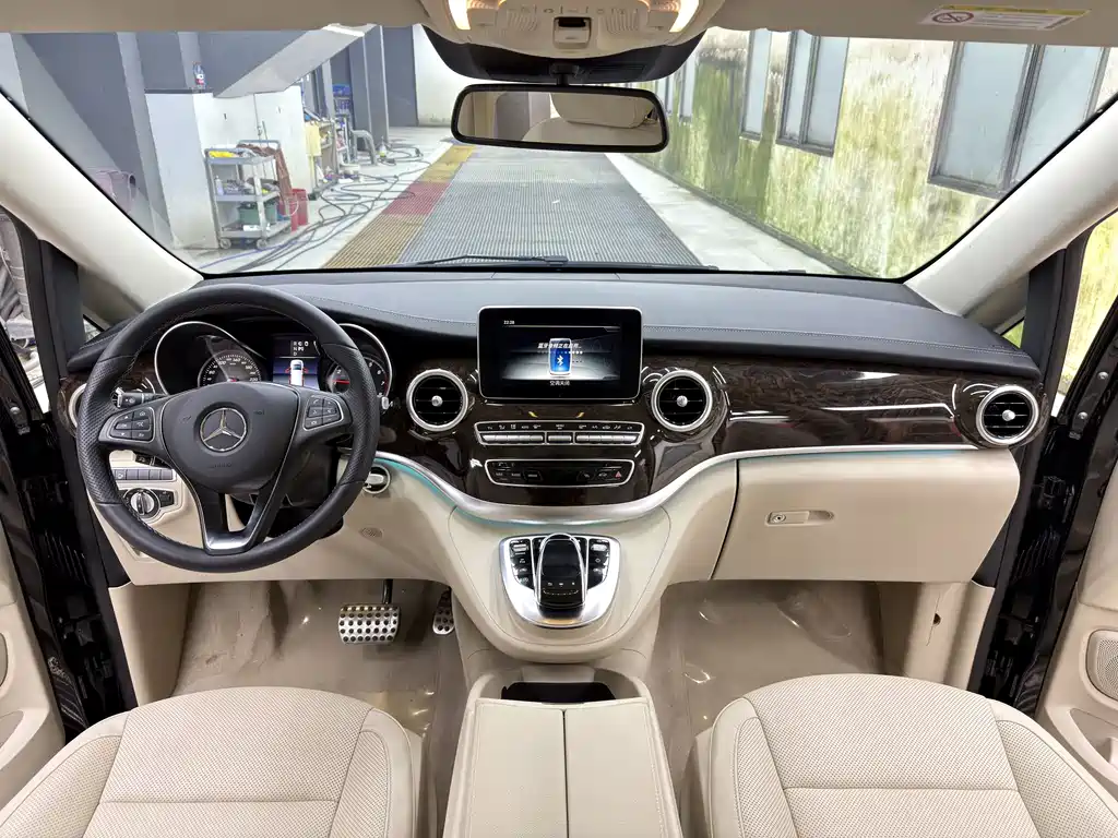 Mercedes-Benz V-Class 2019 — фото 13