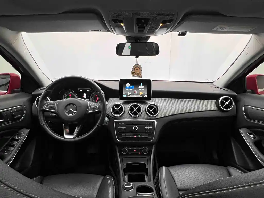 Mercedes-Benz GLA 2016 — фото 11