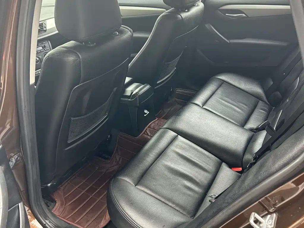 BMW X1 2015 — фото 10
