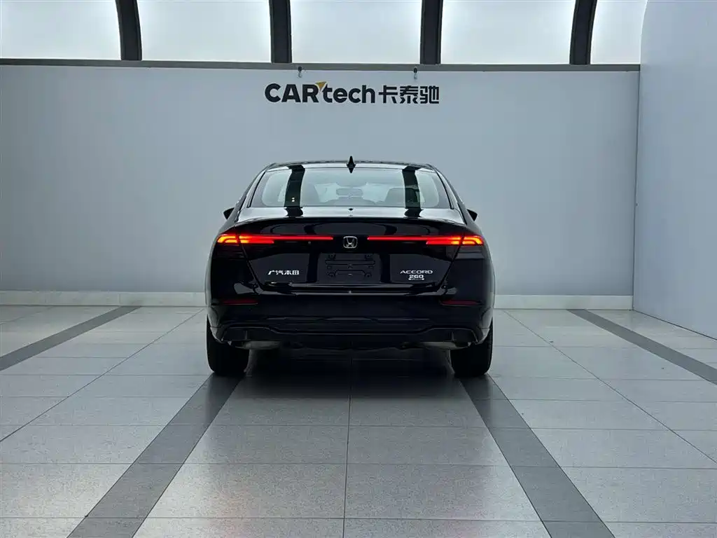Honda Accord — фото 4