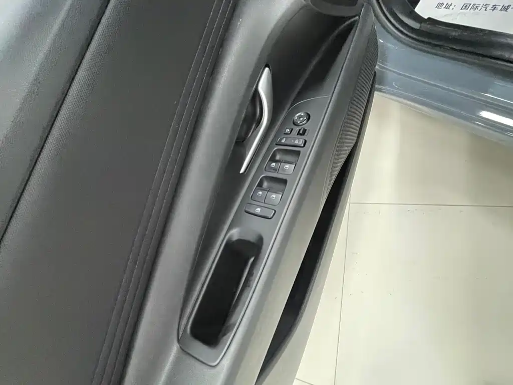 Hyundai Elantra 2022 — фото 18