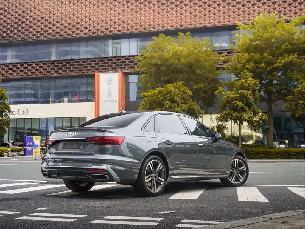 Audi A4L 2020