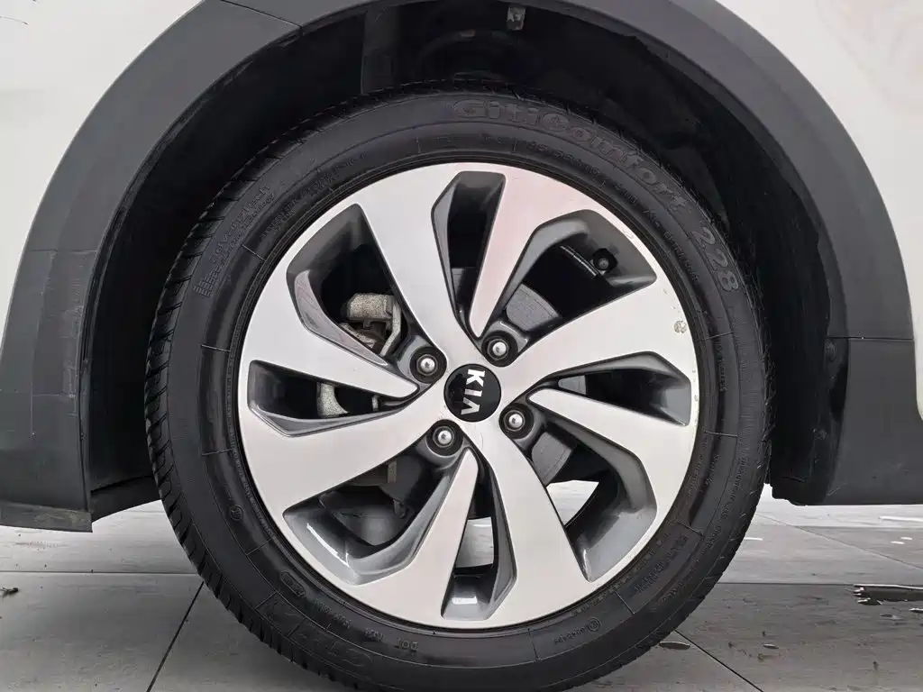 Kia KX CROSS 2019 — фото 17